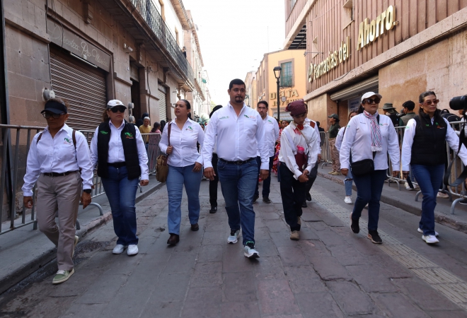 CECyTE SLP presente en el Desfile del 20 de Noviembre