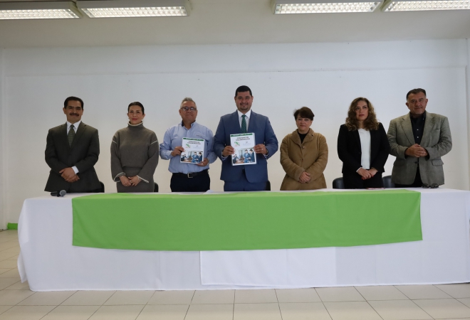 Firma de convenio de colaboración con la Consultoría...